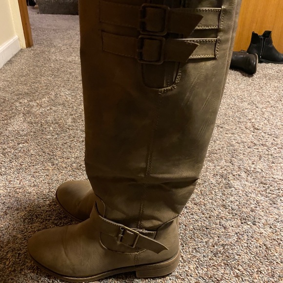 Boots - Picture 2 of 2